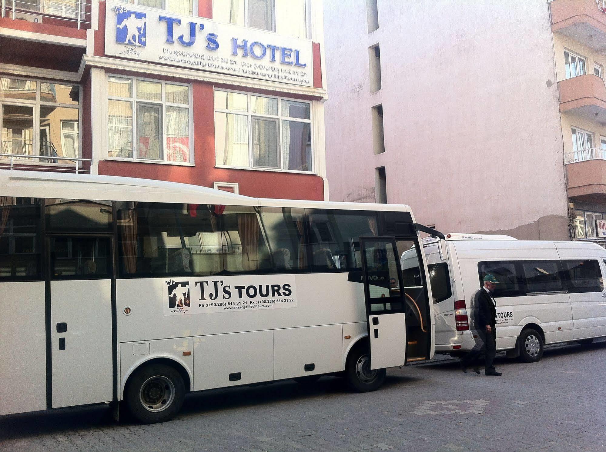 Tj'S Hotel Ечеабат Екстериор снимка